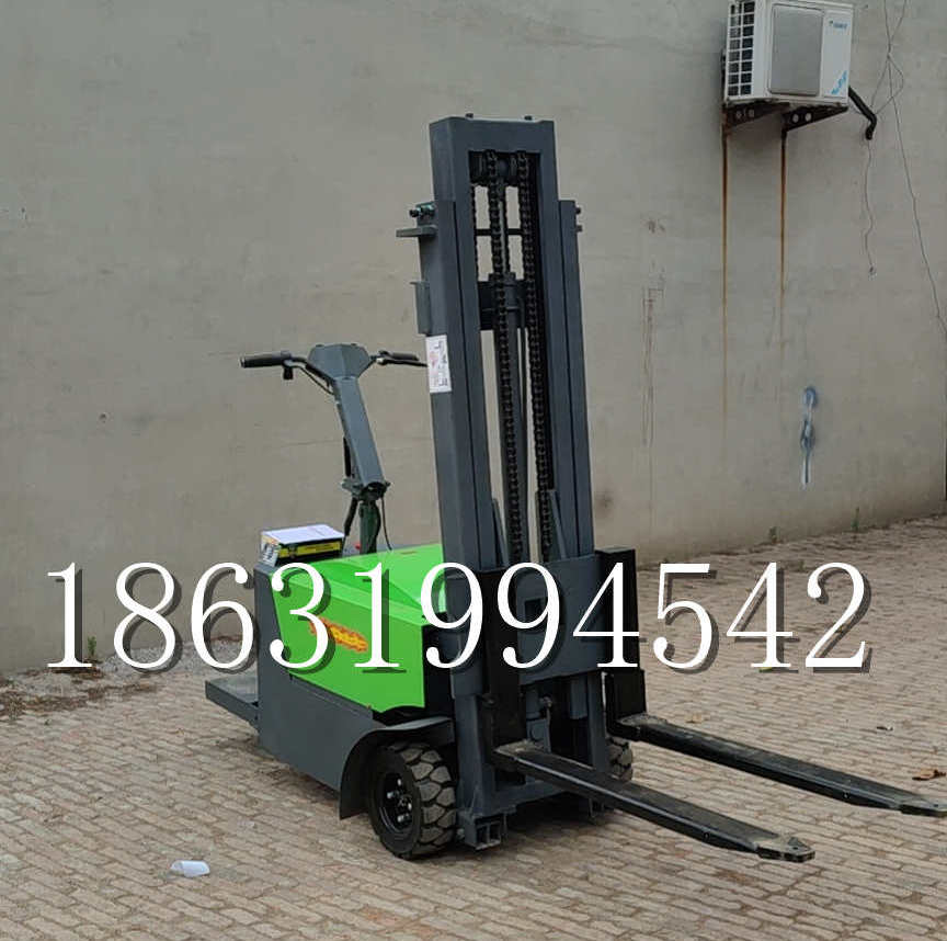 四平市优程全电动叉车插腿式堆高车液压装卸车1.5吨升高小型站驾式铲车